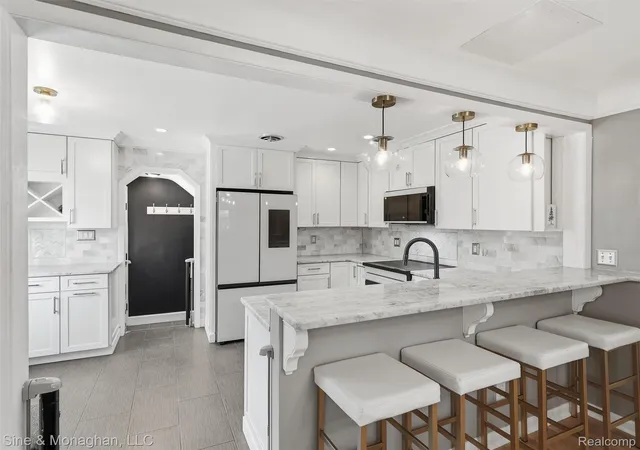 4th image of 1327 Alicia Ct, Royal Oak, MI 48073 | MLS# 20261043716