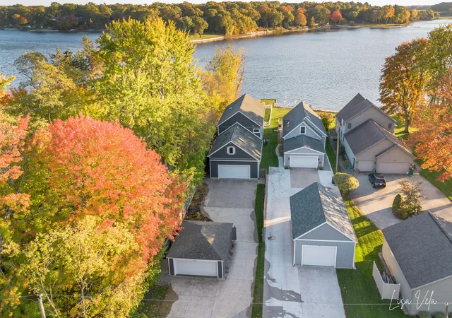 1st image of 447 Lakeshore Blvd, Muskegon, MI 49444 | MLS# 71026028570