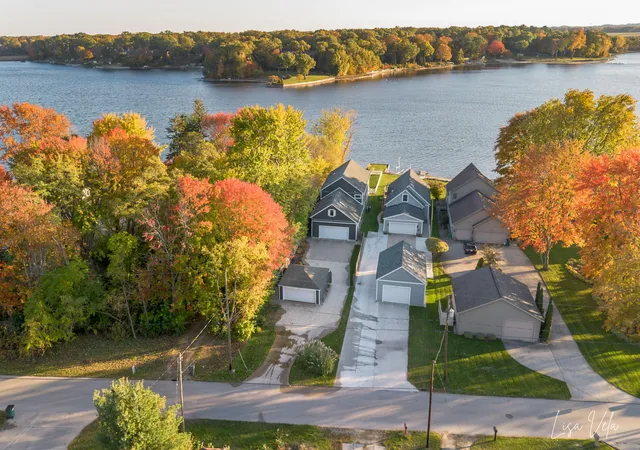 2nd image of 447 Lakeshore Blvd, Muskegon, MI 49444 | MLS# 71026028570
