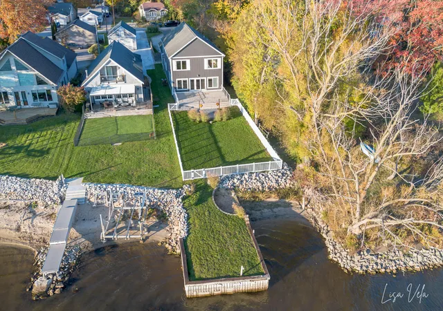 3rd image of 447 Lakeshore Blvd, Muskegon, MI 49444 | MLS# 71026028570