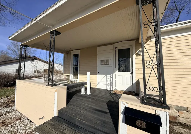 3rd image of 711 Maple St, Three Rivers, MI 49093 | MLS# 68026028583