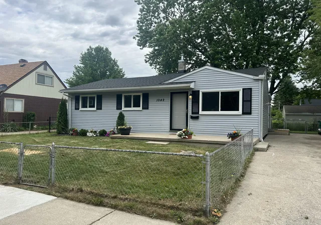 Photo 1 of Single family home for sale at 1042 Red Leaf Ln, Ypsilanti, MI 48198 | MLS# 81026028590 | Listing updated on 2026-07-09