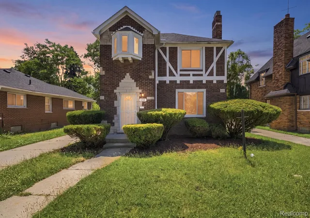 Photo 1 of Single family home for sale at 8262 E Outer Dr, Detroit City Wayne, MI 48213 | MLS# 20261043755 | Listing updated on 2026-08-24