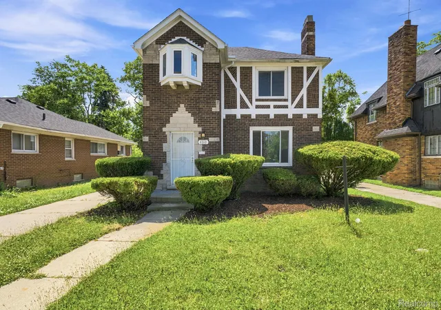 Photo 2 of Single family home for sale at 8262 E Outer Dr, Detroit City Wayne, MI 48213 | MLS# 20261043755 | Listing updated on 2026-08-24