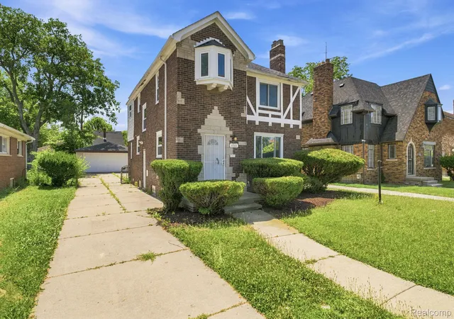 Photo 3 of Single family home for sale at 8262 E Outer Dr, Detroit City Wayne, MI 48213 | MLS# 20261043755 | Listing updated on 2026-08-24
