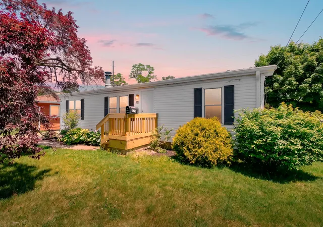1st image of 529 Riverside Dr, Battle Creek, MI 49015 | MLS# 64026028596
