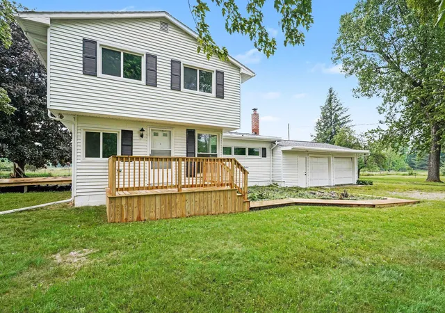 Photo 3 of Single family home for sale at 9700 Fenner Rd, Perry, MI 48872 | MLS# 81026028609 | Listing updated on 2026-08-18