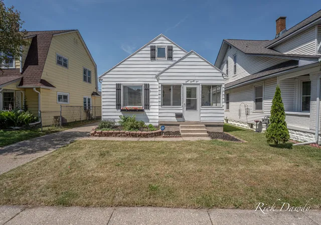 Photo 1 of Single family home for sale at 1225 Rathbone St Sw, Wyoming, MI 49509 | MLS# 65026028623 | Listing updated on 2026-10-12