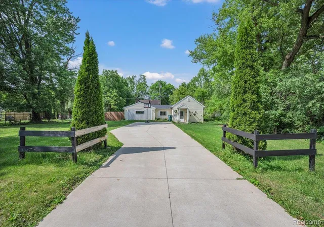 Homes for sale in Lapeer City Lapeer, MI | 394 S Elm St, Lapeer City Lapeer, MI 48446 | MLS# 20261043785