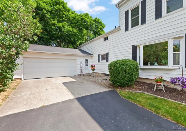 2nd image of 807 Conklin Dr, Tecumseh, MI 49286 | MLS# 56050211006