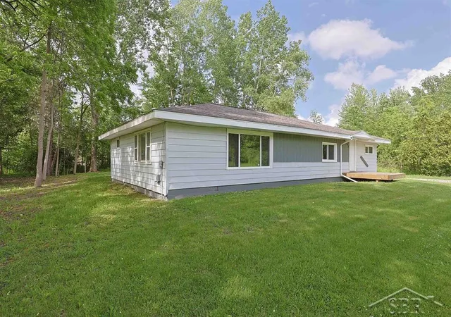 Homes for sale in Homer Township Midland, MI | 62 Five Mile Rd, Homer Township Midland, MI 48640 | MLS# 61050211008