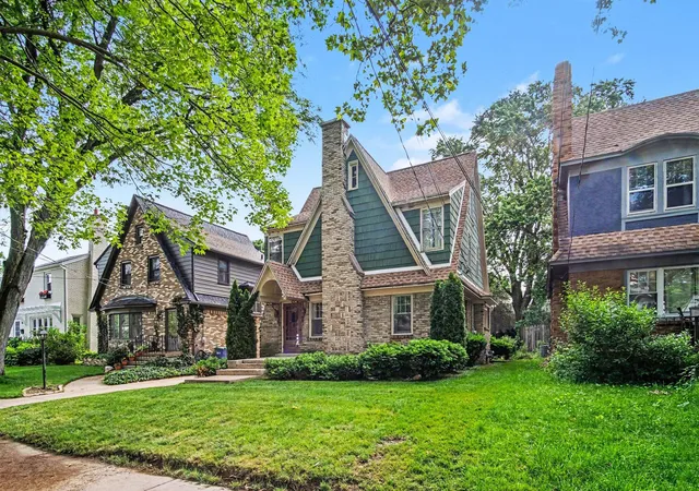 image of 52 Baynton Ave Ne, Grand Rapids, MI 49503 | MLS# 65026028628