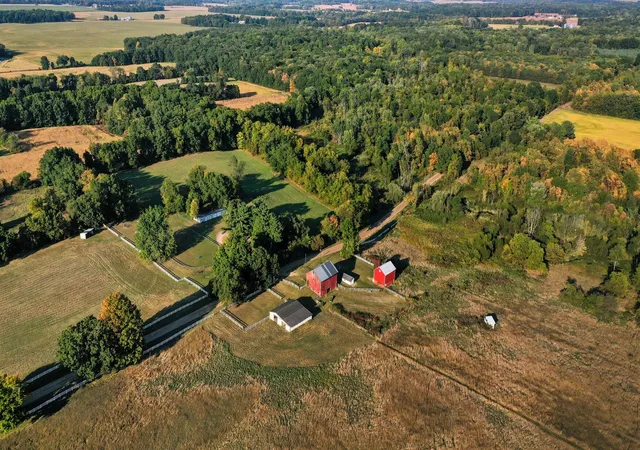 4th image of 3223 Dunning St, Cassopolis, MI 49031 | MLS# 69026028637
