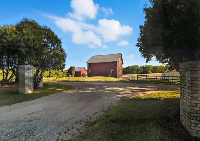 5th image of 3223 Dunning St, Cassopolis, MI 49031 | MLS# 69026028637