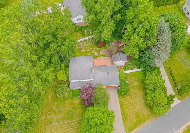 Homes for sale in Kalamazoo Charter Township Kalamazoo, MI | 3814 Rockwood Dr, Kalamazoo Charter Township Kalamazoo, MI 49004 | MLS# 66026028645