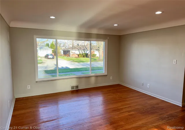 Photo 4 of Single family home for sale at 6590 Rockland St, Dearborn Heights, MI 48127 | MLS# 20261043812 | Listing updated on 2026-07-08