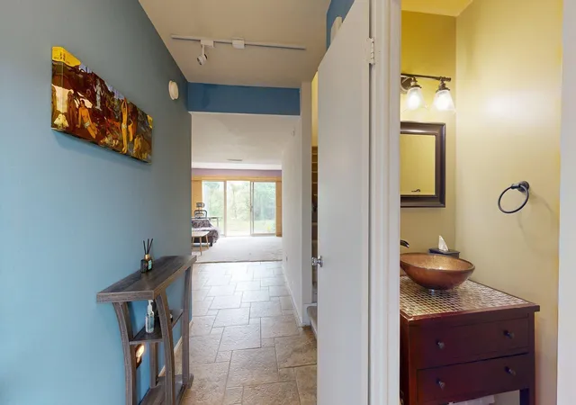 3rd image of 718 Peninsula Ct, Ann Arbor, MI 48105 | MLS# 81026028696