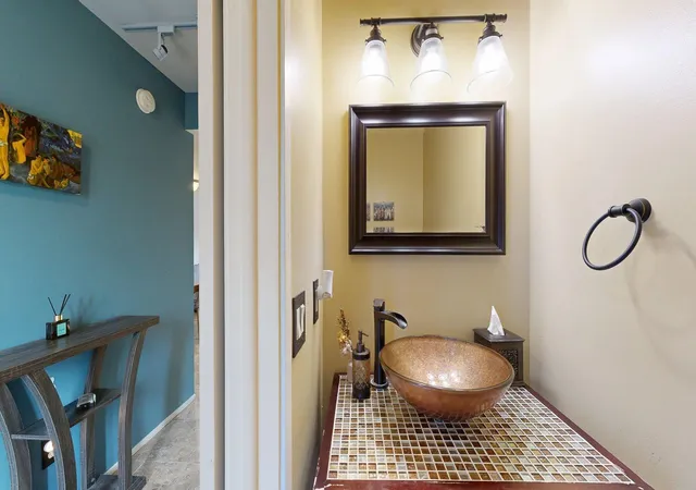 4th image of 718 Peninsula Ct, Ann Arbor, MI 48105 | MLS# 81026028696