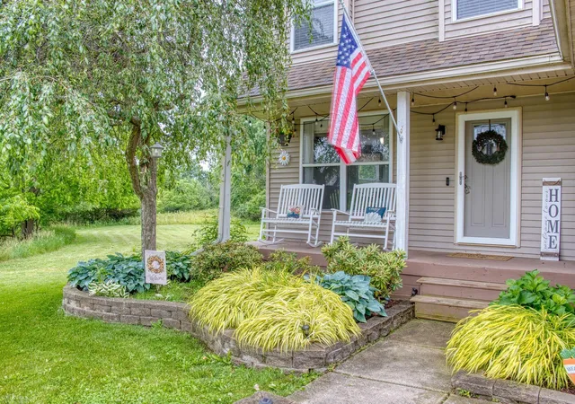 Photo 2 of Single family home for sale at 1445 W North St, Owosso City Shiawassee, MI 48867 | MLS# 5050211046 | Listing updated on 2026-08-28