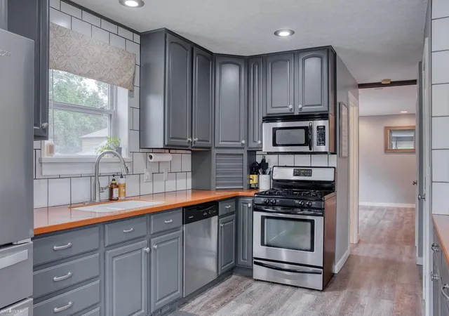 Photo 4 of Single family home for sale at 1445 W North St, Owosso City Shiawassee, MI 48867 | MLS# 5050211046 | Listing updated on 2026-08-28