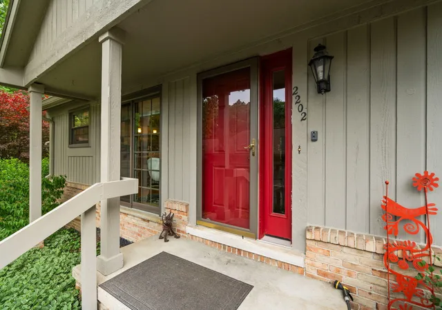 Listing Photo 4 - Condo for sale in building located at 2202 Pine Grv Ct, Ann Arbor, MI 48103