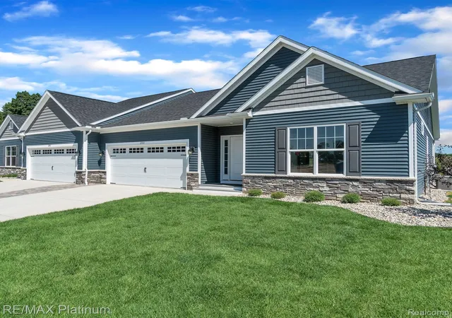 4th image of 859 Oakwood Cir, Fenton, MI 48430