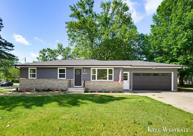 Homes for sale in Walker City Kent, MI | 1126 3 Mile Rd Nw, Walker City Kent, MI 49544 | MLS# 65026028726