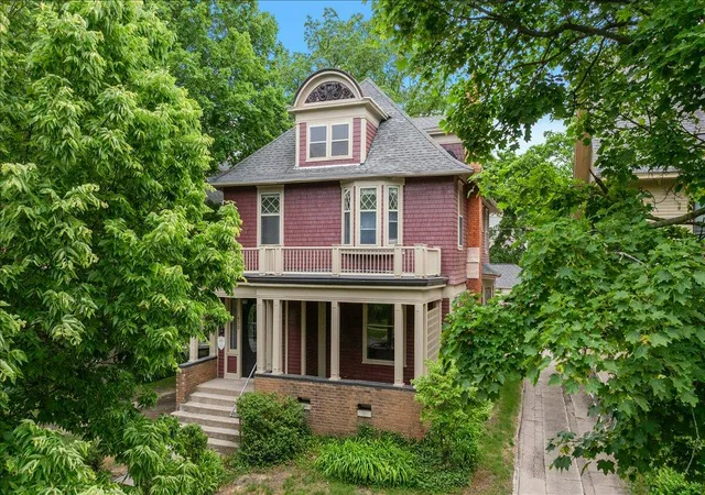 Photo 1 of Sale Pending at 430 Paris Ave Se, Grand Rapids, MI 49503 | MLS# 65026028732 | Listing updated on 2026-06-12