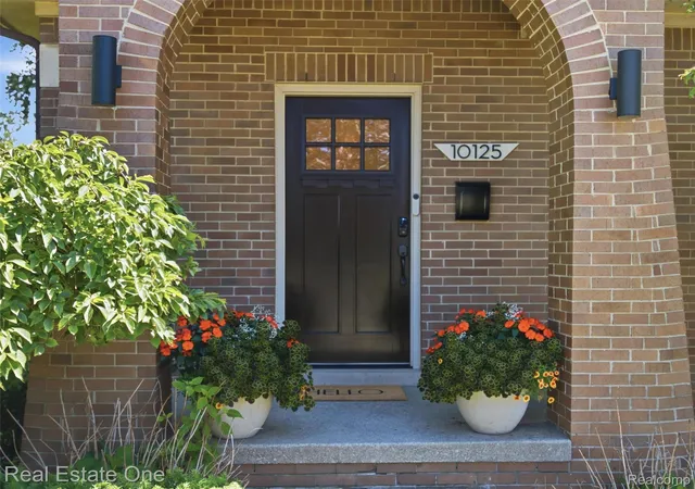 Photo 3 of Single family home for sale at 10125 Borgman Ave, Huntington Woods, MI 48070 | MLS# 20261043939 | Listing updated on 2026-06-20