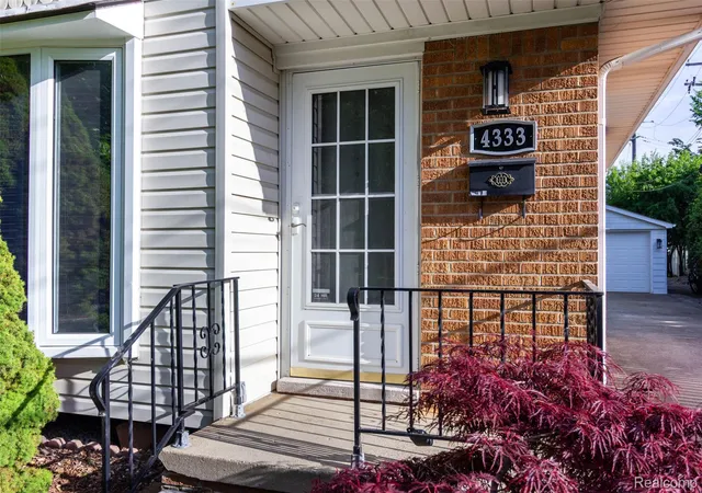 Photo 1 of Sale Pending at 4333 Manor Ave, Royal Oak, MI 48073 | MLS# 20261043946 | Listing updated on 2026-06-15
