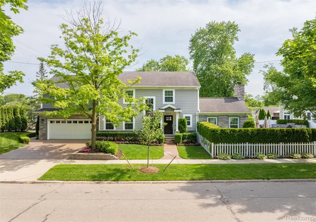 Photo 1 of Sale Pending at 2872 Manchester Rd, Birmingham, MI 48009 | MLS# 20261043957 | Listing updated on 2026-09-01