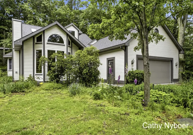 1st image of 13462 Lakeshore Ave, Grand Haven, MI 49417 | MLS# 65026028752
