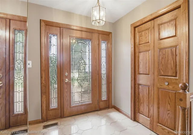 Photo 3 of Single family home for sale at 35729 Duke Dr, Sterling Heights, MI 48310 | MLS# 20261043973 | Listing updated on 2026-06-20