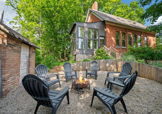 Photo 3 of Single family home for sale at 1055 Mount Tabor Rd, Oronoko Charter Township Berrien, MI 49107 | MLS# 69026028757 | Listing updated on 2026-09-08