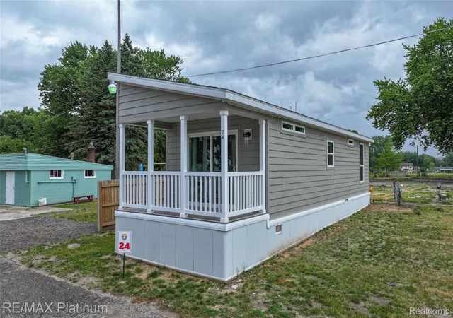 Homes for sale in Fenton Charter Township Genesee, MI | 24 Sunset Lane, Fenton Charter Township Genesee, MI 48430 | MLS# 20261043988