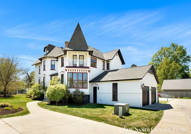3rd image of 318 Rachaels Wy, Spring Lake, MI 49456 | MLS# 71026028773