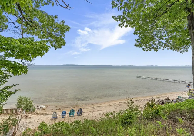 3rd image of 7284 S West Bayshore Dr, Bingham Township Leelanau, MI 49684 | MLS# 78080069550