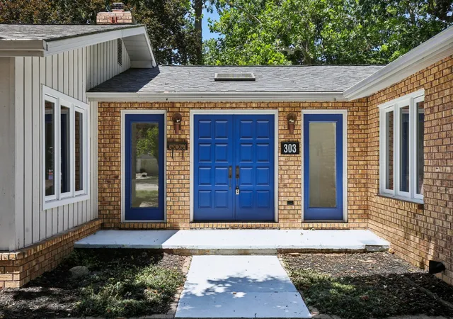 Photo 3 of Single family home for sale at 303 E Huron River Dr, Belleville, MI 48111 | MLS# 81026028788 | Listing updated on 2026-08-24
