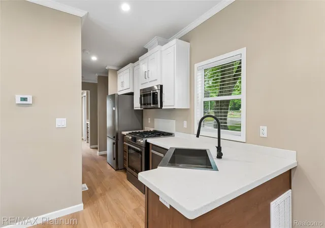 5th image of 29 Retreat Way, Fenton Charter Township Genesee, MI 48430 | MLS# 20261044004