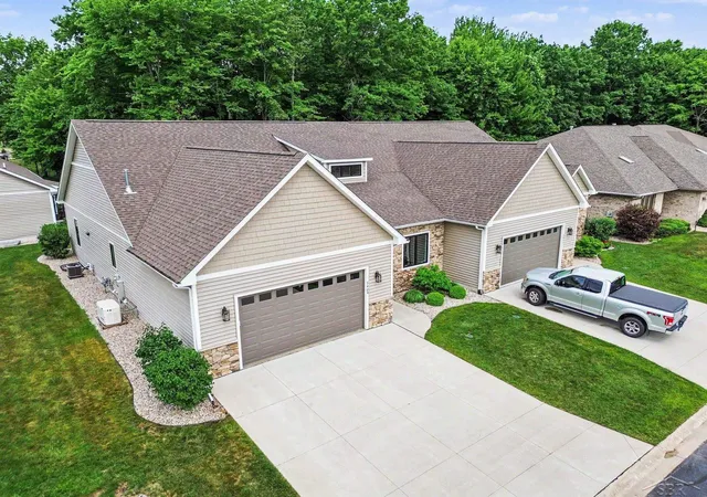 4th image of 5409 Greenridge Dr, Midland, MI 48640 | MLS# 61050211104