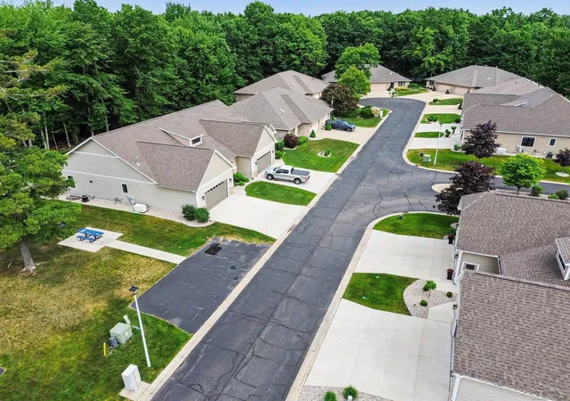 5th image of 5409 Greenridge Dr, Midland, MI 48640 | MLS# 61050211104