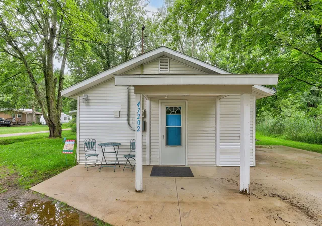 1st image of 47202 N Sunset Cir, Bloomingdale, MI 49026 | MLS# 71026028789