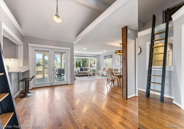 Photo 3 of Single family home for sale at 4583 Forest Ave, Waterford Charter Township Oakland, MI 48328 | MLS# 20261044022 | Listing updated on 2026-10-05
