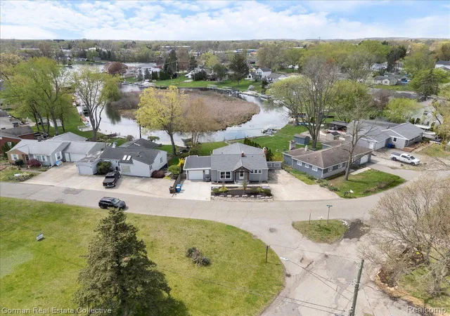 Photo 52 of Single family home for sale at 4583 Forest Ave, Waterford Charter Township Oakland, MI 48328 | MLS# 20261044022 | Listing updated on 2026-08-30