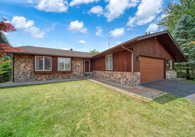 Photo 1 of Single family home for sale at 10799 Austin Rd, Brooklyn, MI 49230 | MLS# 81026028810 | Listing updated on 2026-08-26