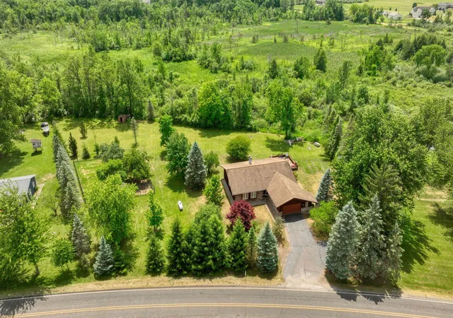 Photo 3 of Single family home for sale at 10799 Austin Rd, Brooklyn, MI 49230 | MLS# 81026028810 | Listing updated on 2026-08-26