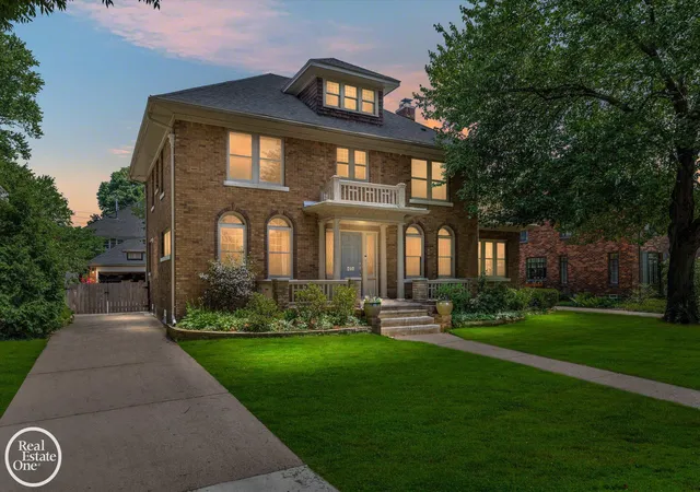 Photo 1 of Single family home for sale at 858 Bedford Rd, Grosse Pointe Park, MI 48230 | MLS# 58050211110 | Listing updated on 2026-06-16