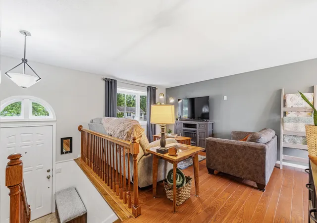 Photo 2 of Single family home for sale at 5636 Juniper Dr, Jackson, MI 49201 | MLS# 64026028817 | Listing updated on 2026-10-06