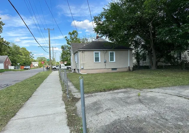 Photo 2 of Single family home for sale at 9277 Stout St, Detroit, MI 48228 | MLS# 20261044048 | Listing updated on 2026-06-12