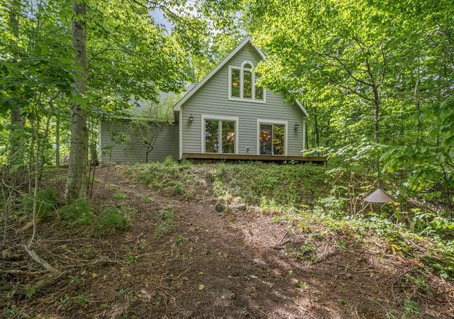 Homes for sale in Leelanau Township Leelanau, MI | 12271 N Island View Dr, Leelanau Township Leelanau, MI 49670 | MLS# 78080069559